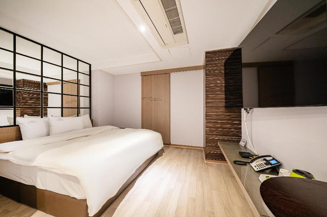 Bundang Regency Hotel Seongnam Bagian luar foto