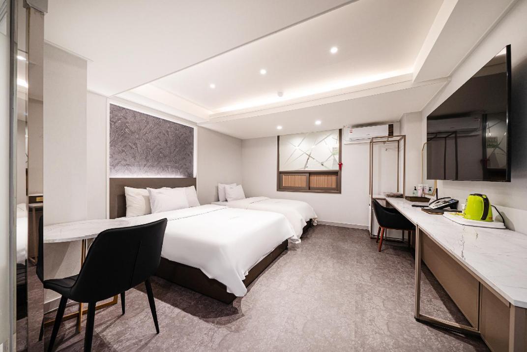 Bundang Regency Hotel Seongnam Bagian luar foto