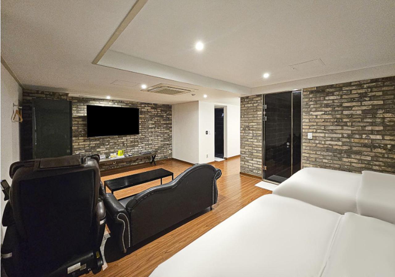 Bundang Regency Hotel Seongnam Bagian luar foto