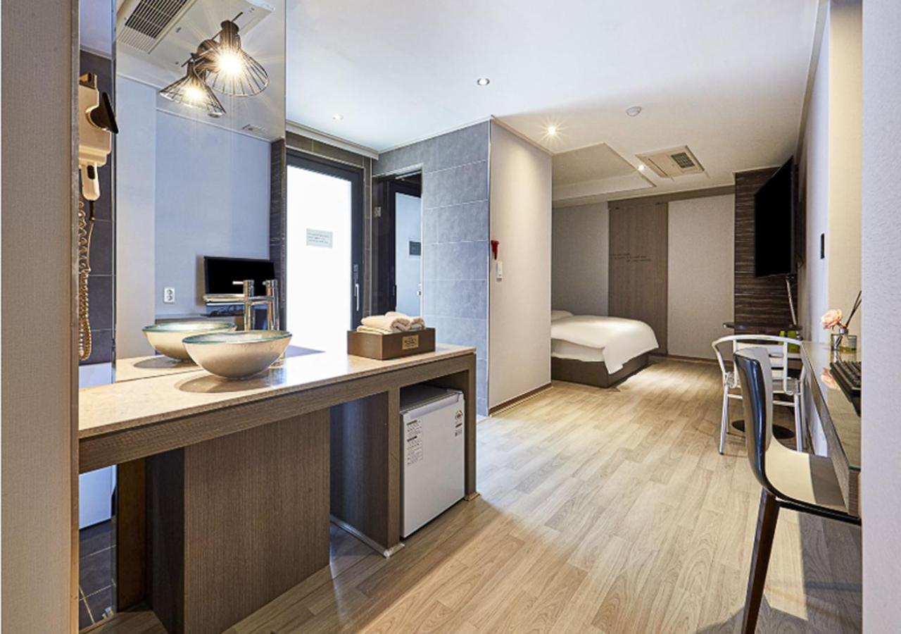 Bundang Regency Hotel Seongnam Bagian luar foto