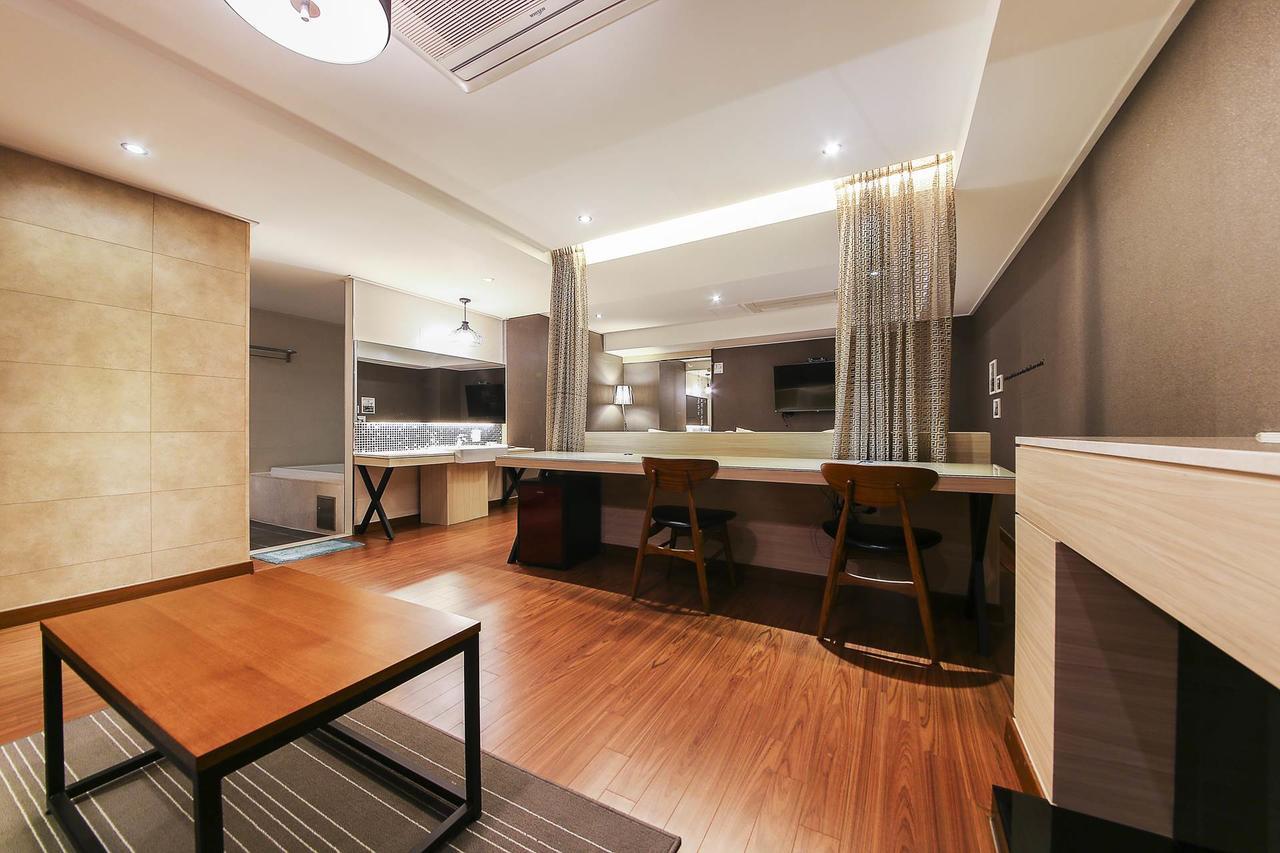 Bundang Regency Hotel Seongnam Bagian luar foto